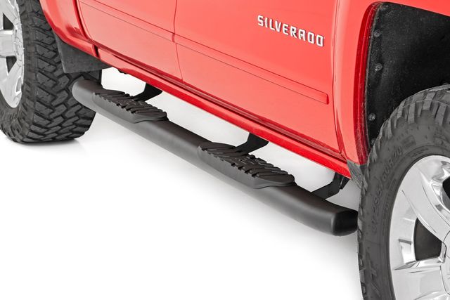 Rough Country Oval Nerf Step | Crew Cab | Chevy/GMC 1500/2500HD/3500HD (07-19 & Classic)