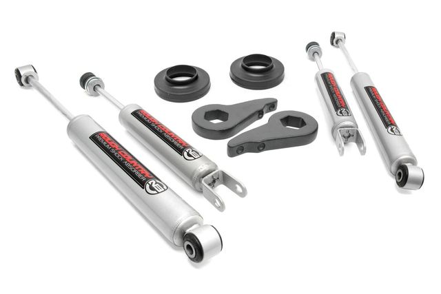 Rough Country 2 Inch Lift Kit | Chevy Avalanche Z71 (02-06)/Tahoe Z71 (00-06) 2WD/4WD