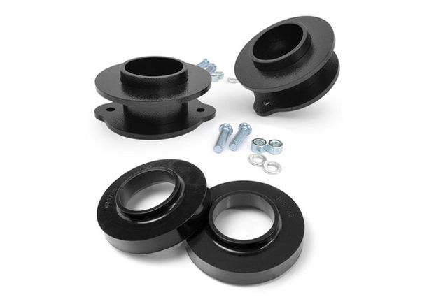 Rough Country 2 Inch Lift Kit | Chevy/GMC Envoy/Trailblazer 2WD/4WD (2002-2009)
