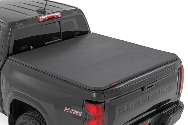 Rough Country Soft Tri-Fold Bed Cover | 5' Bed | Chevy/GMC Canyon/Colorado 2WD/4WD (23-26)