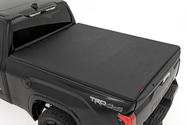 Rough Country Soft Tri-Fold Bed Cover | With & W/O OE Rails | 6'7" Bed | Toyota Tundra (22-26)