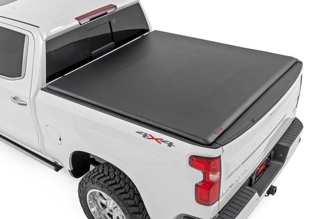 Rough Country Soft Roll Up Bed Cover | 5'10" Bed | Chevy/GMC Sierra 1500 (19-26)/Silverado 1500 (19-26)