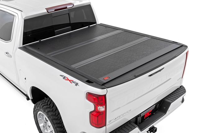 Rough Country Hard Low Profile Bed Cover | 5'9" Bed | Rail Caps | Chevy/GMC 1500/2500HD/3500HD (14-19 & Classic)
