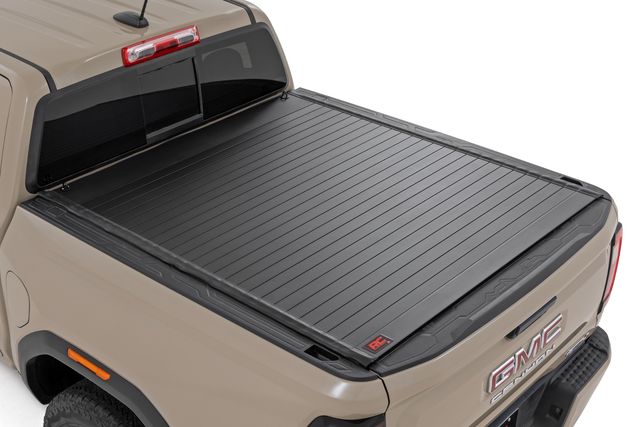 Rough Country Hard Roll Up Bed Cover | 5' Bed | Chevy/GMC Canyon/Colorado 2WD/4WD (23-26)