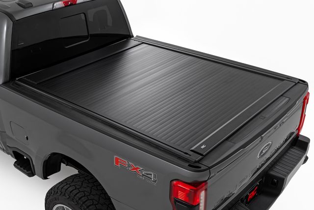 Rough Country Manual Retractable Bed Cover | 6'10" Bed | Ford F-250/F-350 Super Duty (17-26)