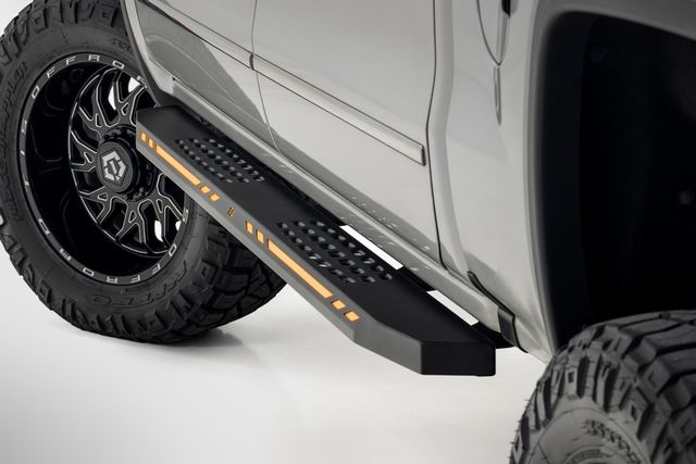 Rough Country AC2 Running Boards | Amber/White | Crew Cab | Chevy/GMC 1500 (07-18)