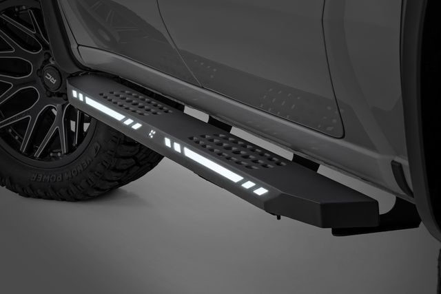 Rough Country AC2 Running Boards | Amber/White | Crew Cab | Ram 1500 (19-26)/1500 TRX (21-24)