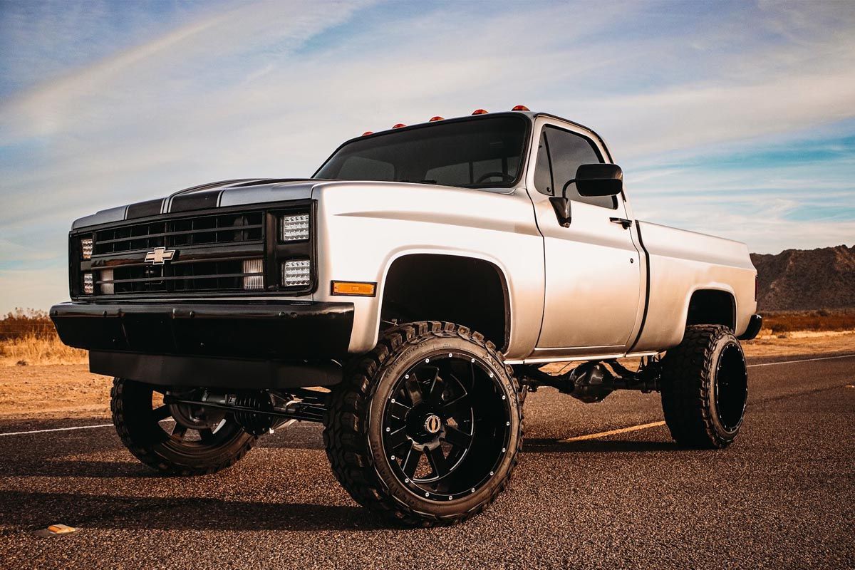 Rough Country 6 Inch Lift Kit | 52" RR Springs | Chevy/GMC C10/K10 Truck & SUV/K5 Blazer (77-91)