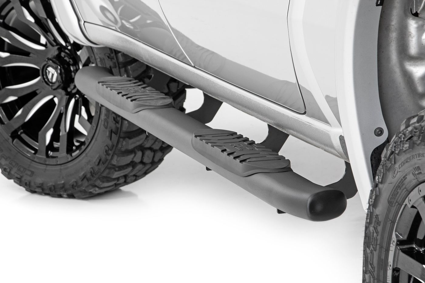 Rough Country Oval Nerf Step | Crew Cab | Chevy/GMC 1500/2500HD/3500HD (19-26)