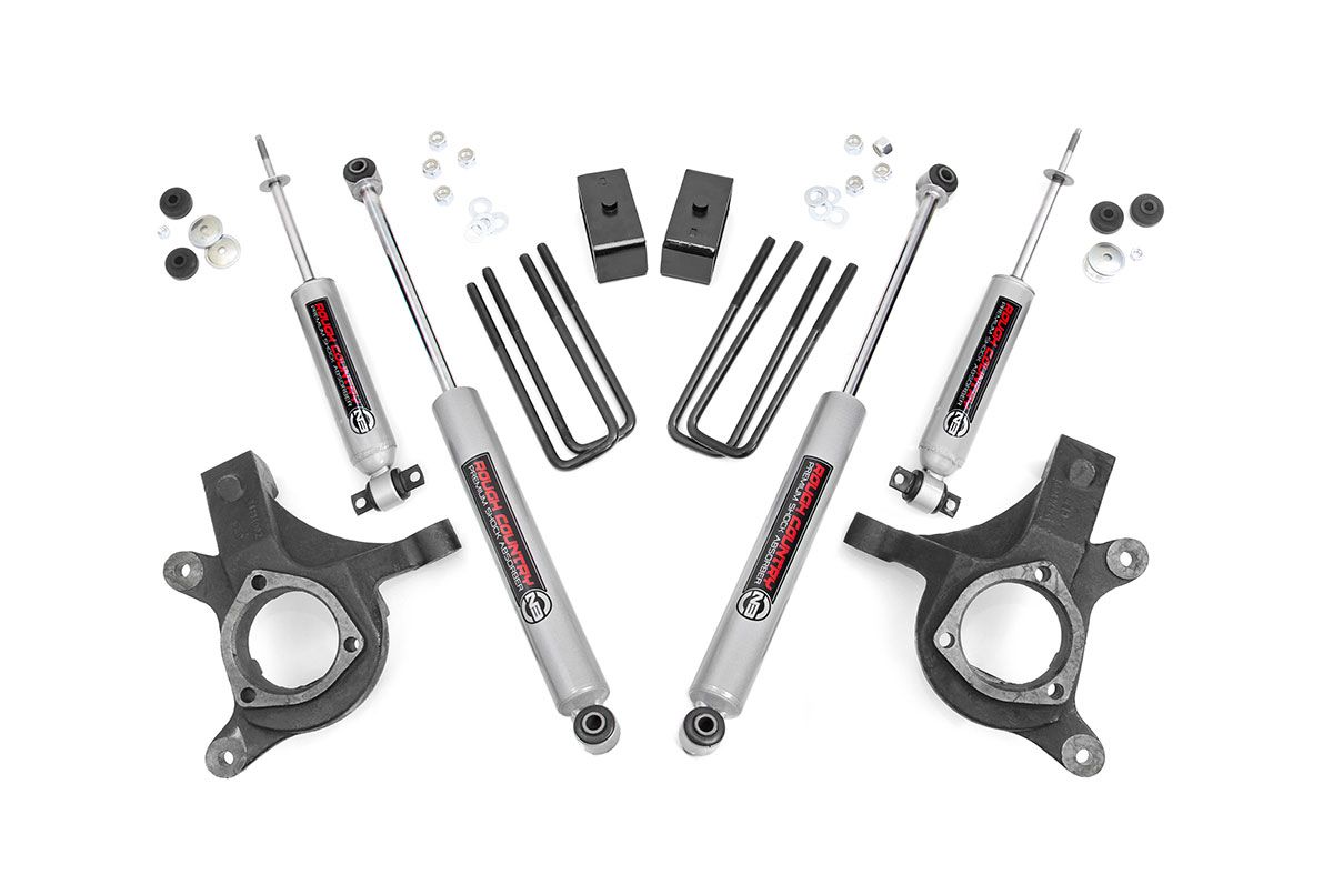 Rough Country 3 Inch Lift Kit | Chevy Silverado & GMC Sierra 1500 2WD (1999-2006 & Classic)