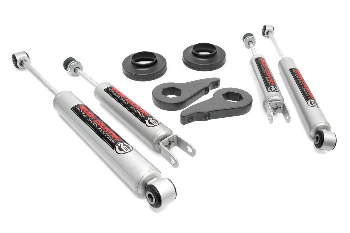 Rough Country 2 Inch Lift Kit | Chevy Avalanche Z71 (02-06)/Tahoe Z71 (00-06) 2WD/4WD