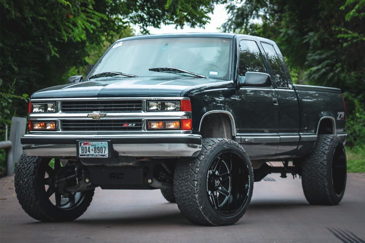 Rough Country 6 Inch Lift Kit | V2 | Chevy/GMC 1500 Truck & SUV 4WD (1988-1999)
