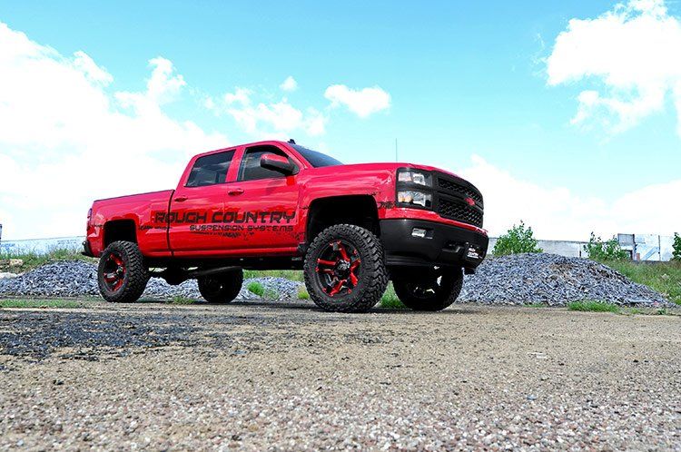 Rough Country 7 Inch Lift Kit | Bracket | N3 Struts | Chevy/GMC 1500 (14-16)