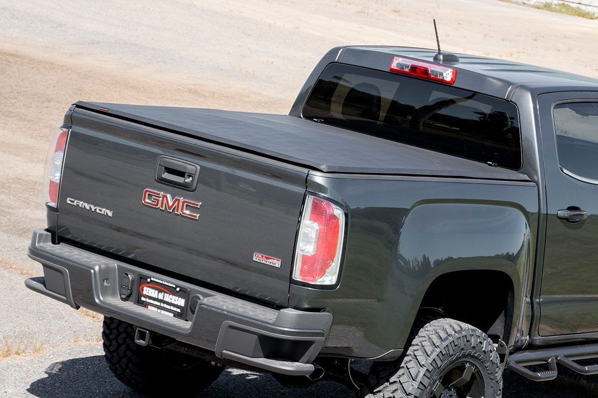 Rough Country Soft Tri-Fold Bed Cover | 5' Bed | Chevy/GMC Canyon/Colorado 2WD/4WD (15-22)