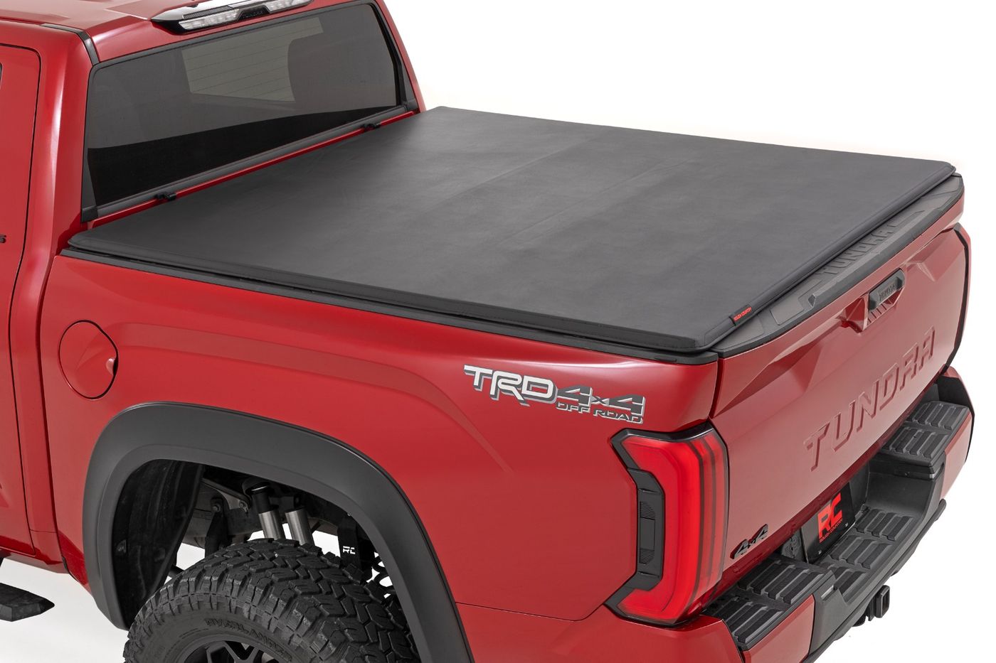 Rough Country Soft Tri-Fold Bed Cover | 5'7" Bed | with and w/o OE Rail | Toyota Tundra (22-26)