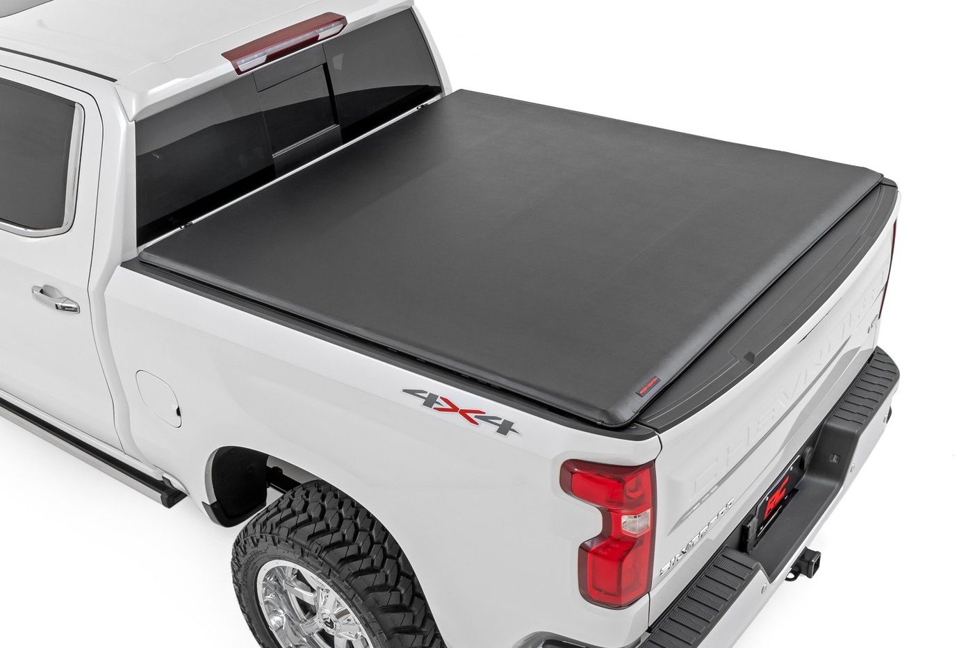 Rough Country Soft Roll Up Bed Cover | 5'10" Bed | Chevy/GMC Sierra 1500 (19-26)/Silverado 1500 (19-26)