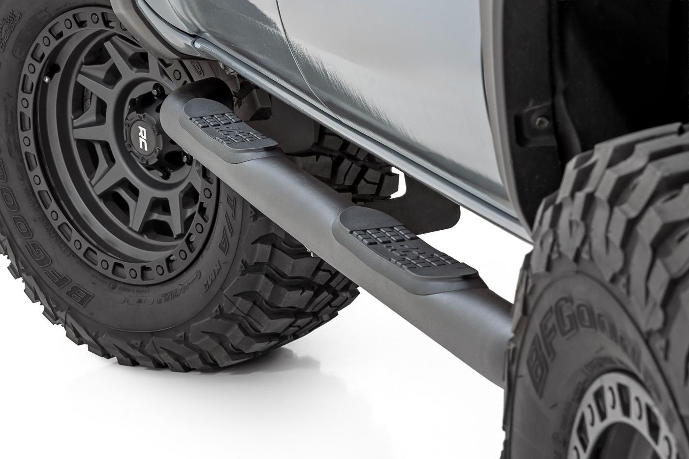 Rough Country Nerf Steps | 3-Inch Tube | Double Cab | Toyota Tacoma 2WD/4WD (2005-2023)