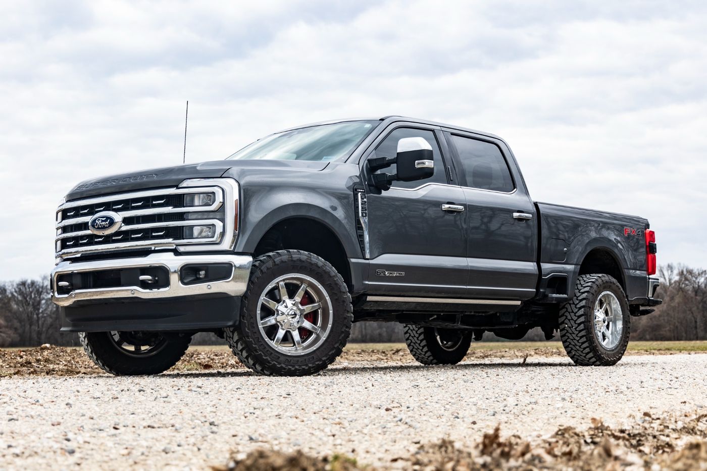 Rough Country 2 Inch Leveling Kit | Track Bar Bracket | Ford F-250/F-350 Super Duty (17-26)