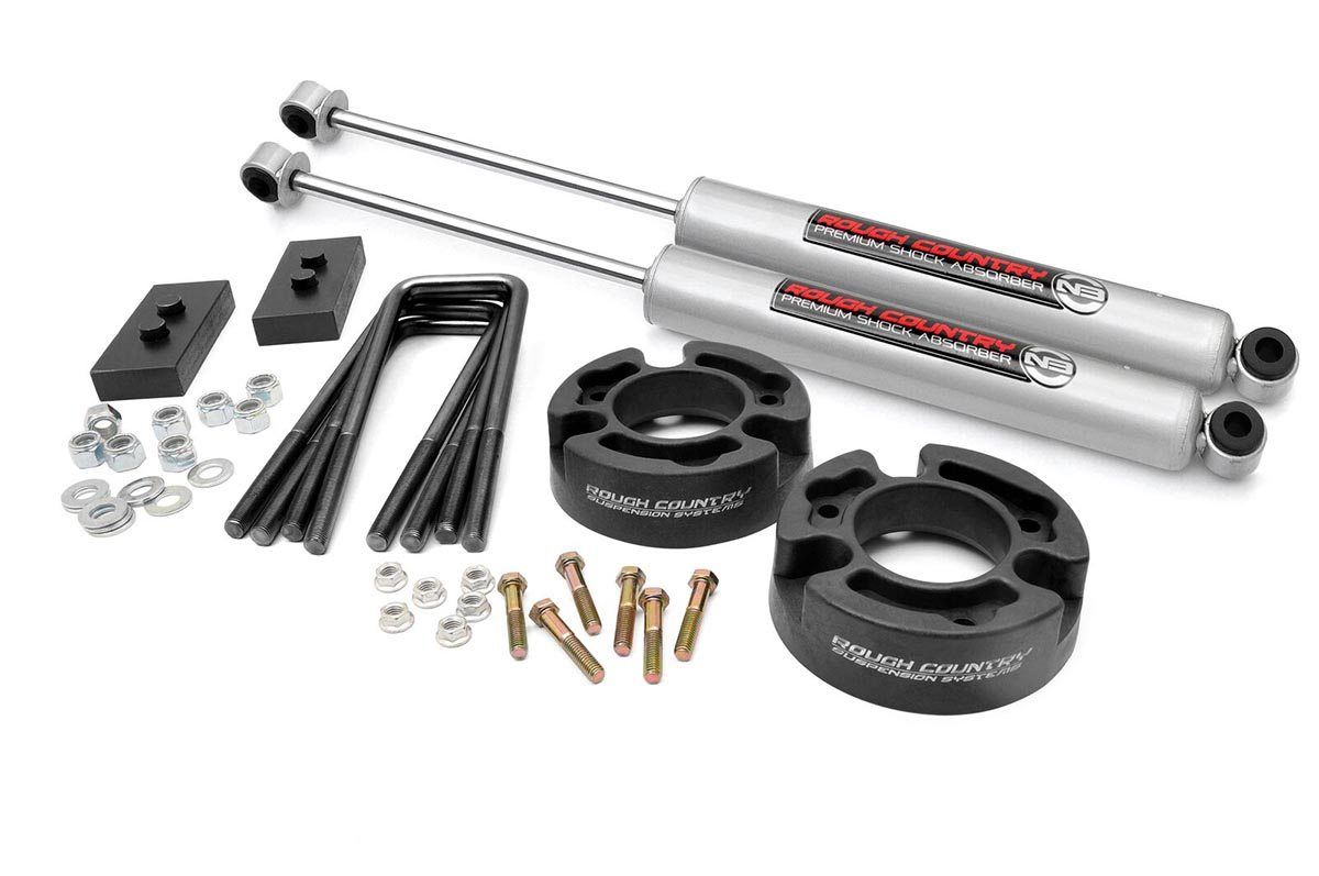 Rough Country 2.5 Inch Lift Kit | Molded | Ford F-150 2WD/4WD (2004-2008)