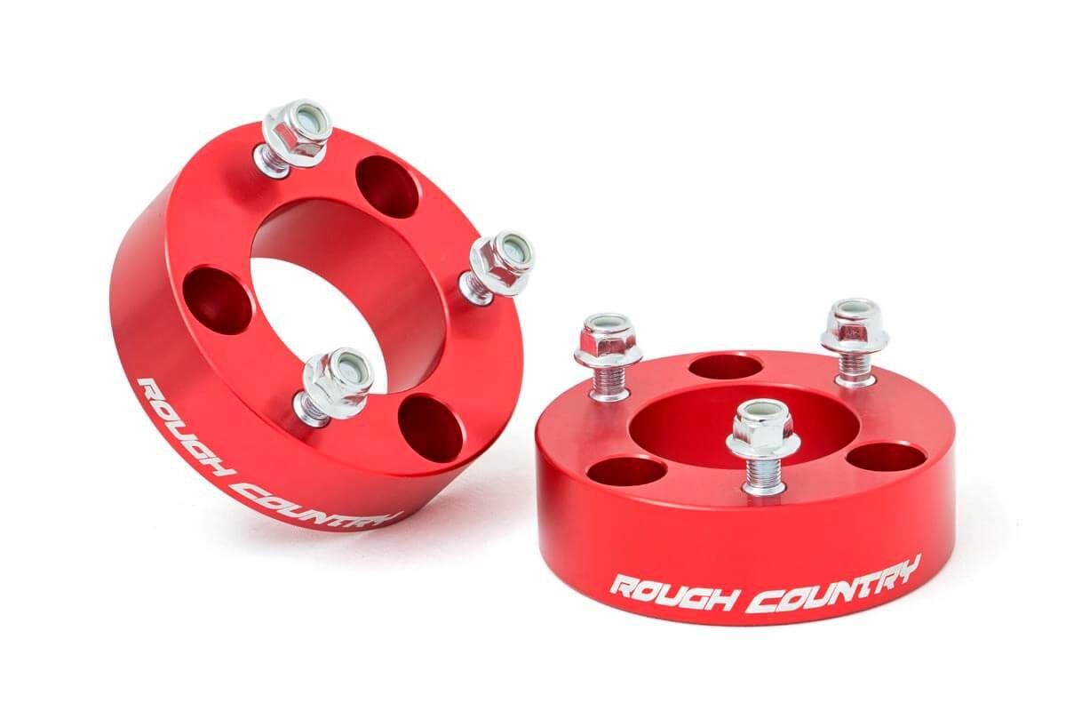 Rough Country 2.5 Inch Leveling Kit | Red Spacers | Nissan Frontier (05-26)/Xterra (05-15)