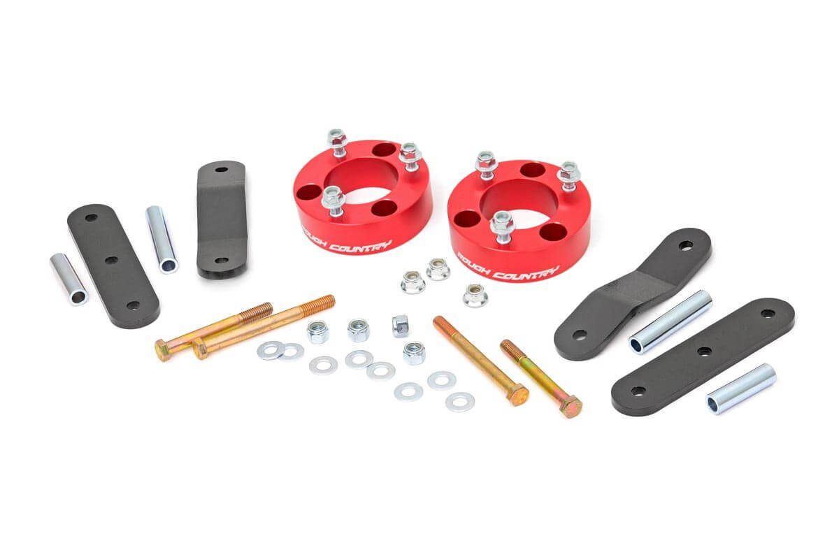 Rough Country 2.5 Inch Leveling Kit | Red Spacers | Nissan Frontier (05-26)/Xterra (05-15)