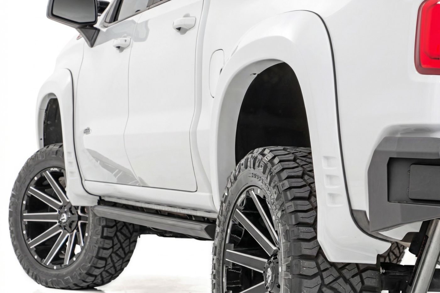 Rough Country SF1 Fender Flares | GAZ Summit White | Chevy Silverado 1500 2WD/4WD (19-26)